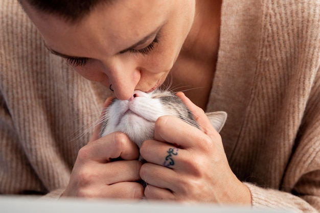 La economía detrás de adoptar un gato: Costos y factores a considerar 3